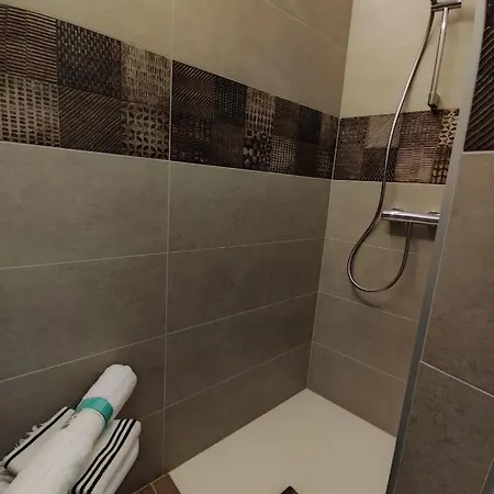 Ninsole Konukevi La Morra